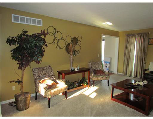 2002 Miniature Rose Ln, Mishawaka, IN 46544 photo 4