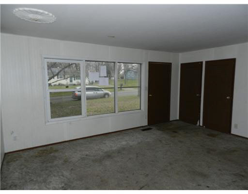 15775 Arthur St, Granger, IN 46530 photo 2