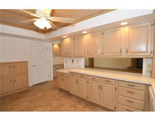 62323 Oak Rd, South Bend, IN 46614 photo 9
