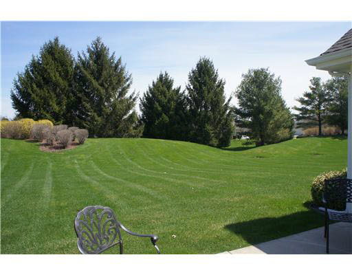 51330 Pembridge Ct, Granger, IN 46530 photo 2