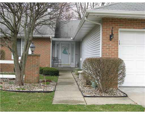 52201 Wembley Dr, South Bend, IN 46637 photo 1