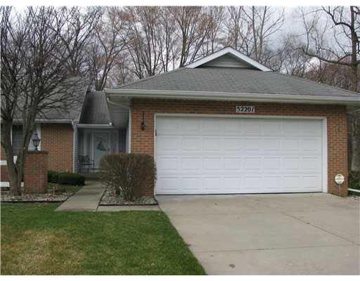 52201 Wembley Dr, South Bend, IN 46637 photo 3