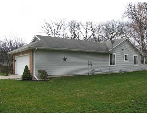 52201 Wembley Dr, South Bend, IN 46637 photo 4