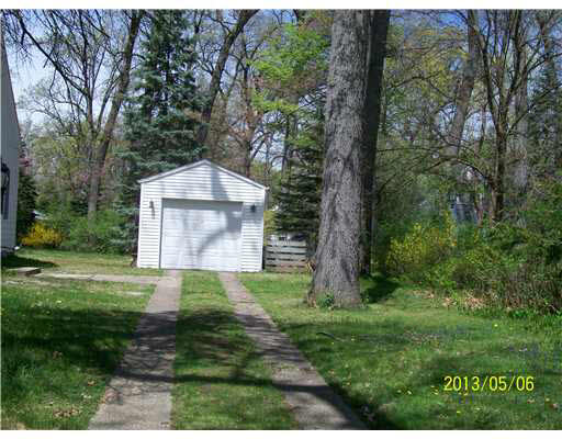 3535 Oakcrest Dr, South Bend, IN 46615 photo 2