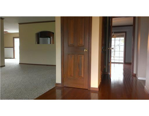 51377 Green Hill Dr, South Bend, IN 46628 photo 5
