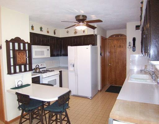 218 Manchester Dr, Mishawaka, IN 46544 photo 3