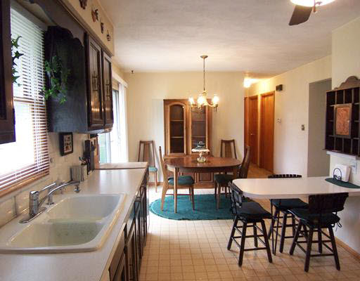 218 Manchester Dr, Mishawaka, IN 46544 photo 2