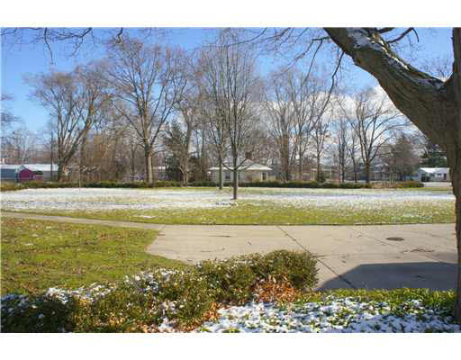 2821 Edison Rd E, South Bend, IN 46635 photo 21