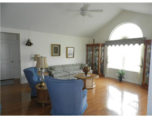 725 Dublin Dr, Mishawaka, IN 46545 photo 5