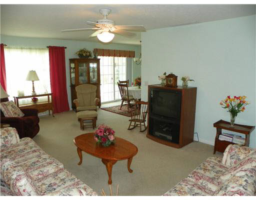 18444 Burton Dr, South Bend, IN 46637 photo 2
