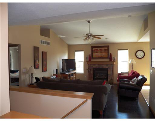 23306 Breezy Willow Trl, South Bend, IN 46628 photo 5