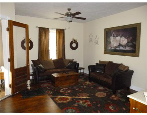 107 Center St E, North Liberty, IN 46554 photo 3