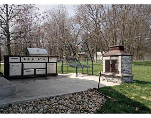 30677 Mary Don Ln, Elkhart, IN 46517 photo 17