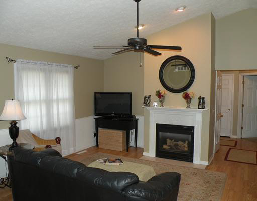 13782 Coach Circle Dr, Granger, IN 46530 photo 2