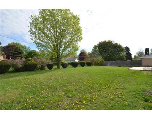 1233 Cambridge Dr, South Bend, IN 46614 photo 17