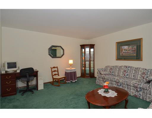 1233 Cambridge Dr, South Bend, IN 46614 photo 3