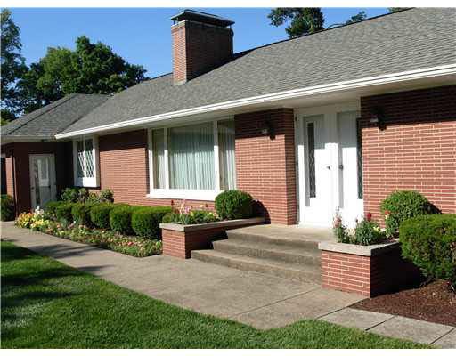 58570 Summit Ridge Rd, Mishawaka, IN 46544 photo 1