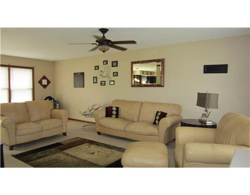 54944 Sunray Dr W, Osceola, IN 46561 photo 7
