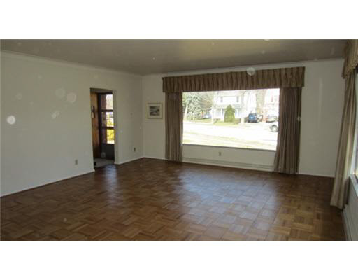 1307 Prospect Dr, Mishawaka, IN 46544 photo 2