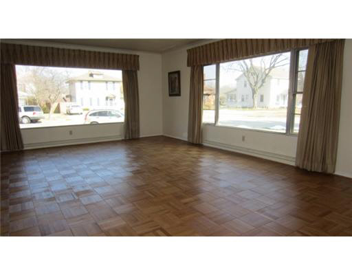 1307 Prospect Dr, Mishawaka, IN 46544 photo 3