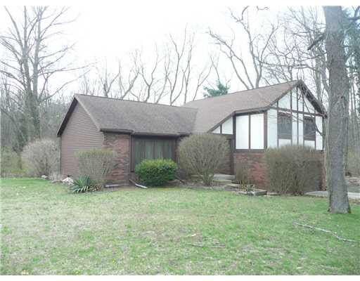 21490 Ravenna Dr, South Bend, IN 46628 photo 1
