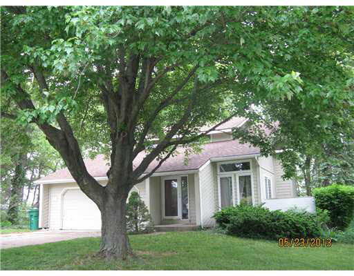 50688 Country Knolls Dr, Granger, IN 46530 photo 2