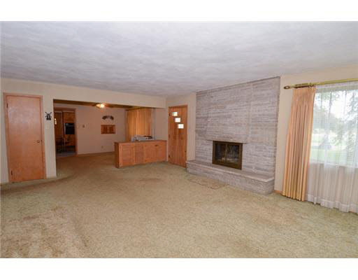 17011 Ireland Rd, South Bend, IN 46614 photo 2