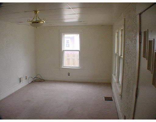 237 Donald E, South Bend, IN 46613 photo 4
