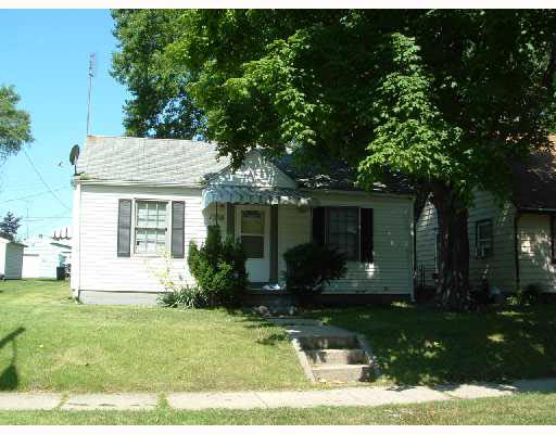 1309 Eclipse Pl, South Bend, IN 46628 photo 1