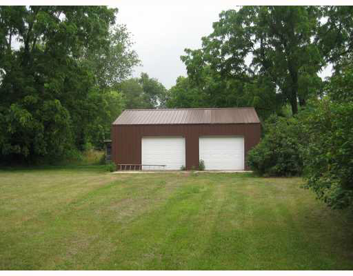 907 John St E, Knox, IN 46534 photo 6