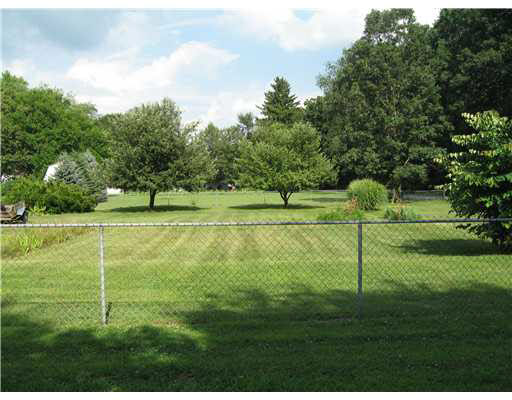 16610 Barton St, Granger, IN 46530 photo 2