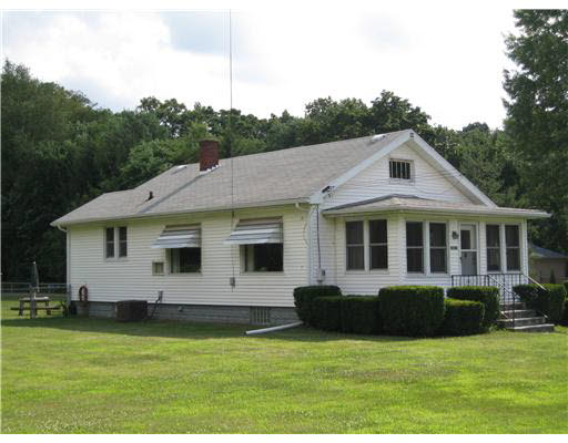 16610 Barton St, Granger, IN 46530 photo 1