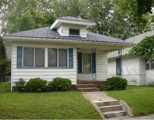 913 Dubail E, South Bend, IN 46613 photo 1