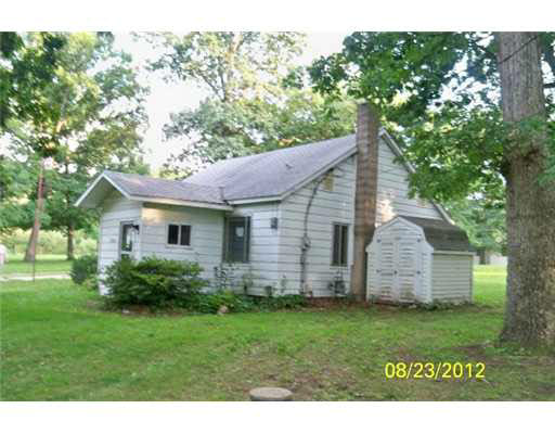 23332 Cloyd St, South Bend, IN 46619 photo 2