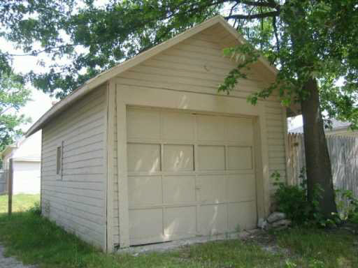 1130 Calvert, South Bend, IN 46613 photo 2