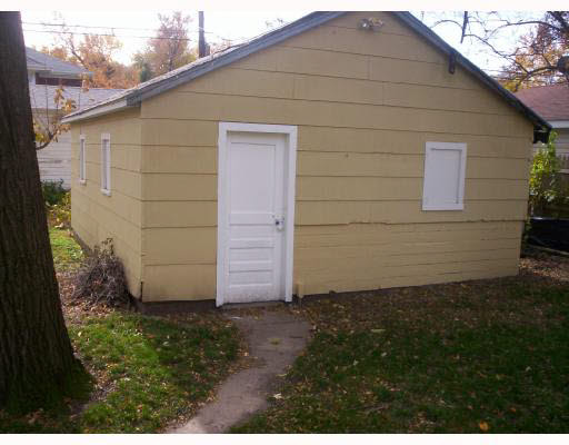 1324 Dayton E, South Bend, IN 46613 photo 2