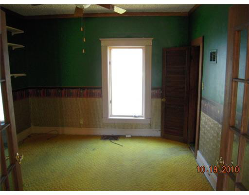 233 Maple St E, Bremen, IN 46506 photo 6