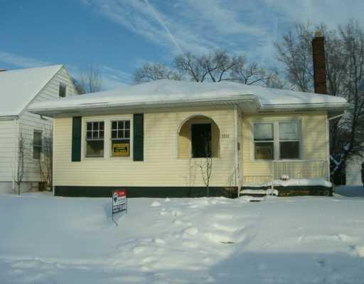 1310 Eclipse Pl, South Bend, IN 46628 photo 1