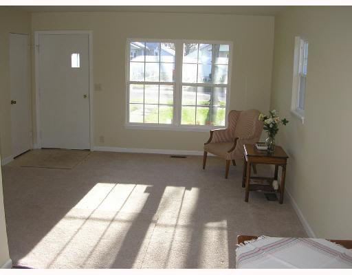 917 Carlton St, Mishawaka, IN 46544 photo 2