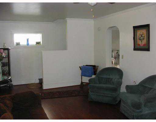 1018 Fox St E, South Bend, IN 46613 photo 3