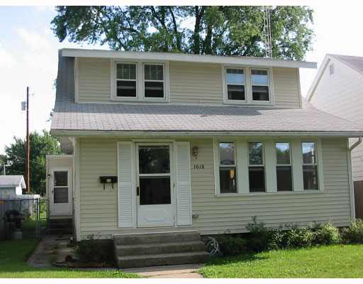 1018 Fox St E, South Bend, IN 46613 photo 1