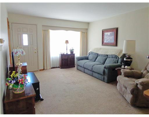 739 Garden Ln, South Bend, IN 46619 photo 3