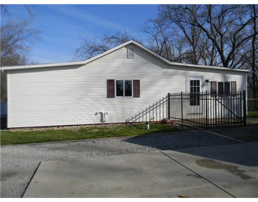 25920 Lakewood Dr, South Bend, IN 46628 photo 17