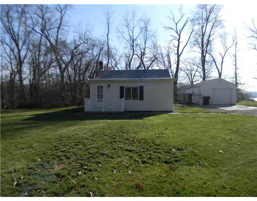 25920 Lakewood Dr, South Bend, IN 46628 photo 1