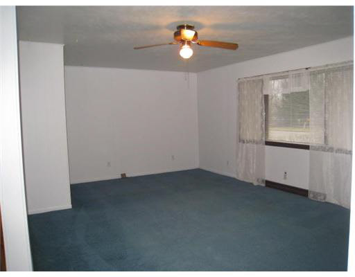56933 Oak Rd, South Bend, IN 46619 photo 2