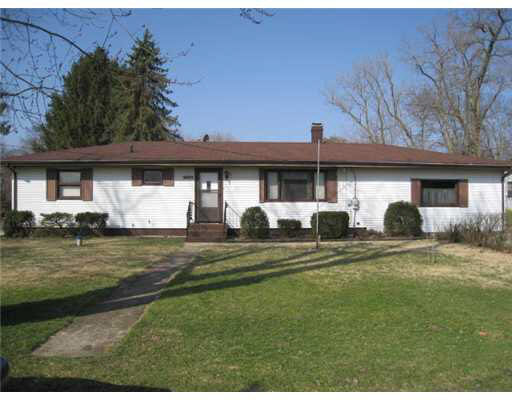56933 Oak Rd, South Bend, IN 46619 photo 1
