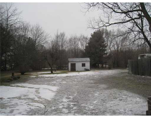 56933 Oak Rd, South Bend, IN 46619 photo 11