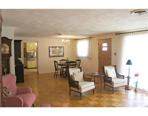 2524 Club Dr, South Bend, IN 46615 photo 4