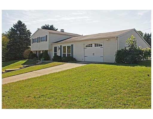 3429 Eastmont Dr, South Bend, IN 46628 photo 1