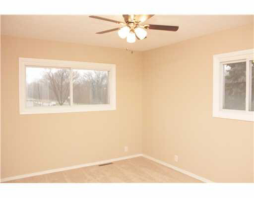 3429 Eastmont Dr, South Bend, IN 46628 photo 9